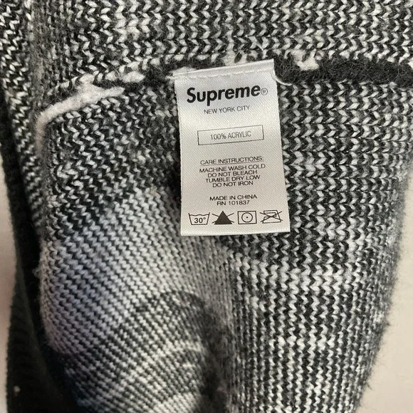 SUPREME - New York Skyline Stitch Knit Sweater White & Black FW20 sz L - Picture 7 of 8